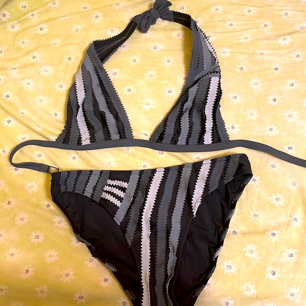 Get ready for the beach in 2024 with this Gottex bikini. Size 12